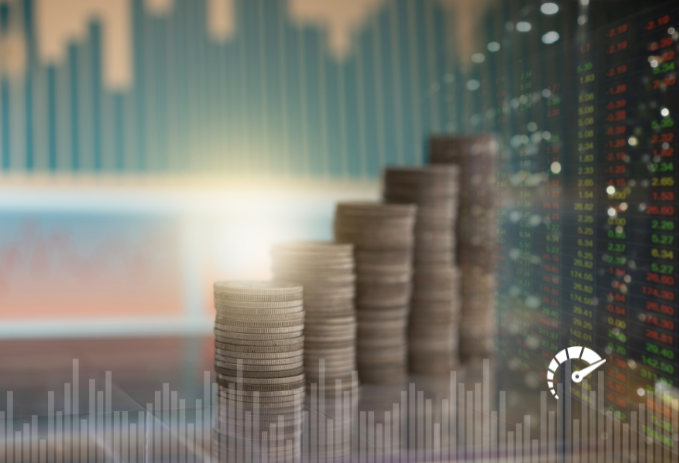 Pilhas de moedas e painel de gráficos representando controle de centro de custo e rateio financeiro na gestão empresarial.